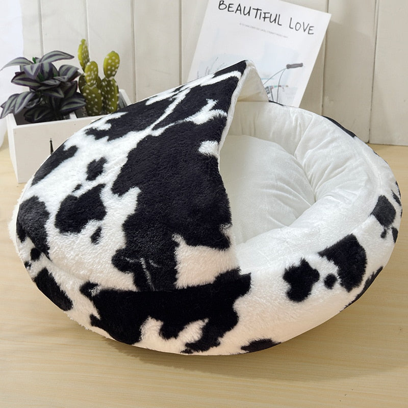 Plush Pet Cat BedDo you want to provide your feline friend with an inviting and cozy spot to curl up in?
Our Plush Pet Cat Bed is the perfect sanctuary for your pet, offering unparalPlush Pet Cat Bed